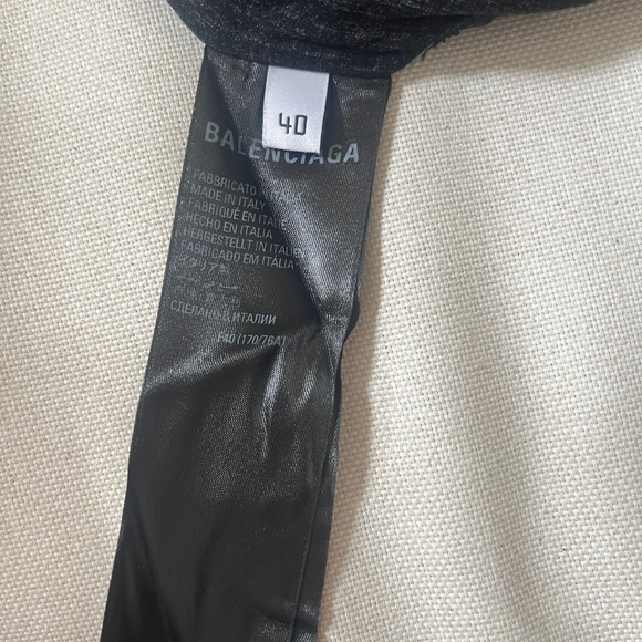 Balenciaga Black/White Script Set - Picture 6 of 16